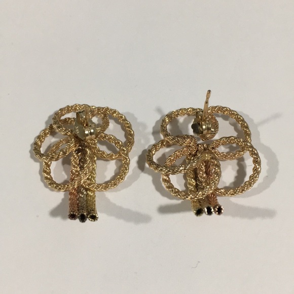 14k Tri Color Gold Light Flower 🌺 Shape Earrings - Picture 5 of 6